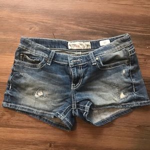 Buckle BKE jean shorts size 27